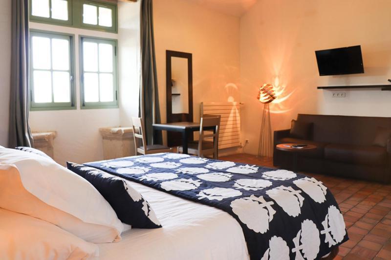 Domaine Du Normandoux, The Originals Relais Hotel Terce Exterior photo
